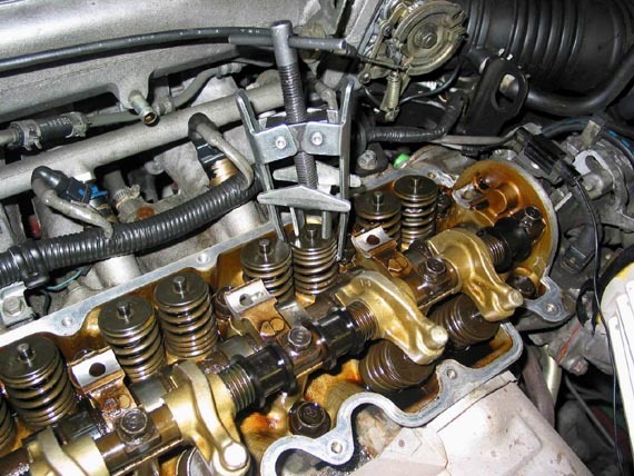 Mazda 626, cronos замена маслосъемных колпачков(перезалив)